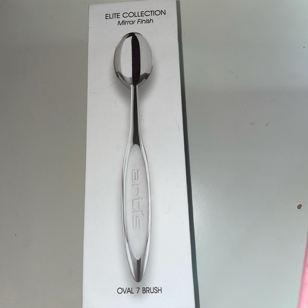 Artiste Elite Mirror Oval 7 Brush